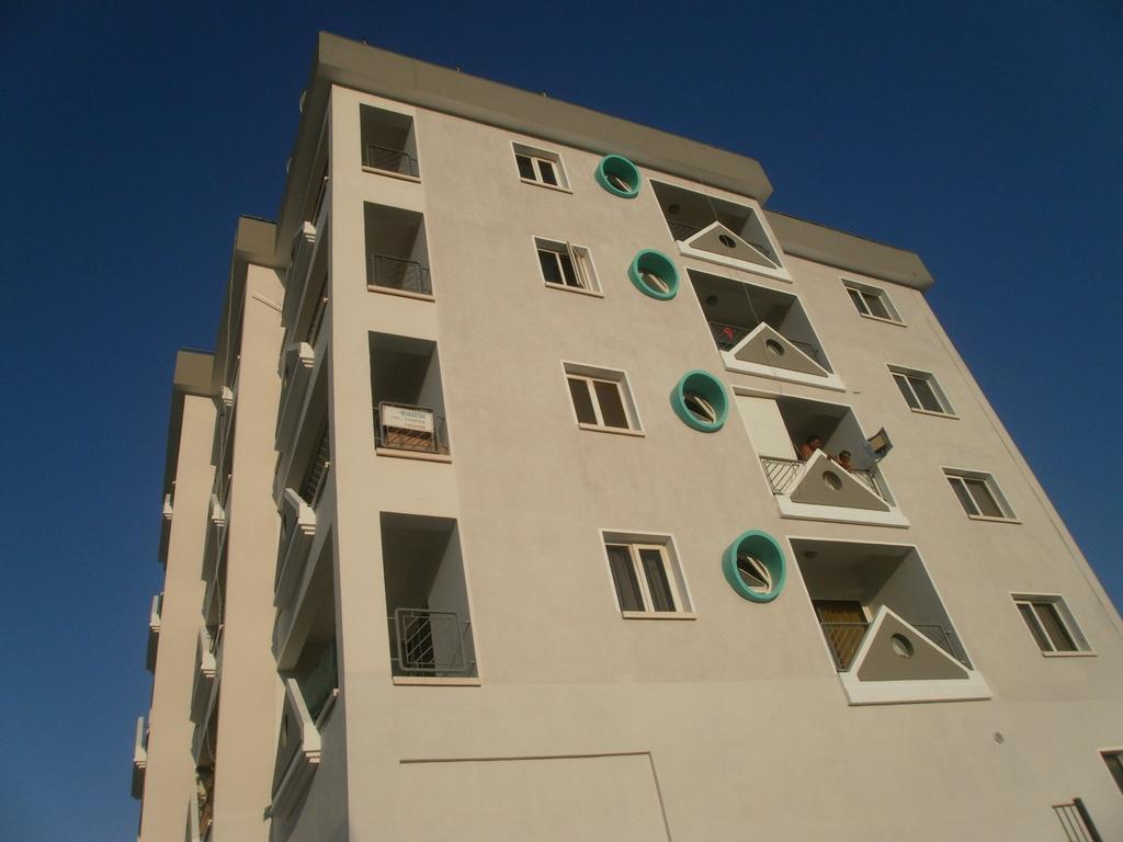 Alora Apartments Larnaca Extérieur photo