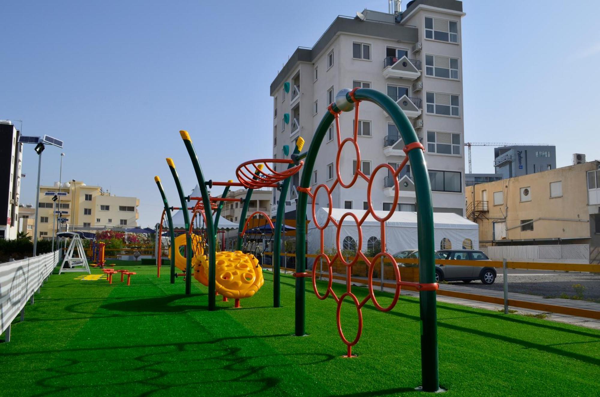 Alora Apartments Larnaca Extérieur photo