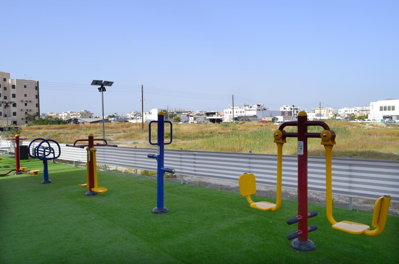 Alora Apartments Larnaca Extérieur photo