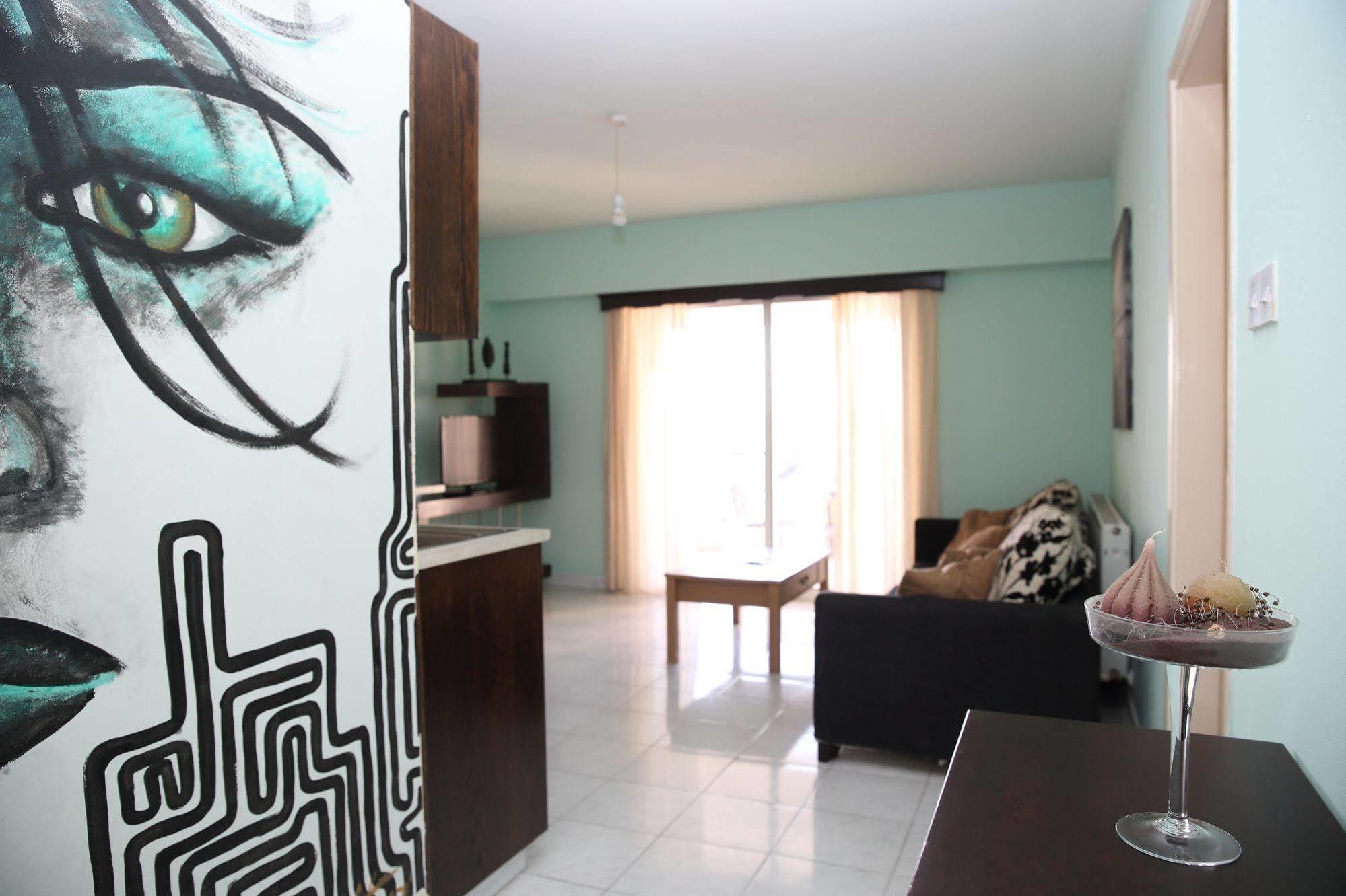 Alora Apartments Larnaca Extérieur photo