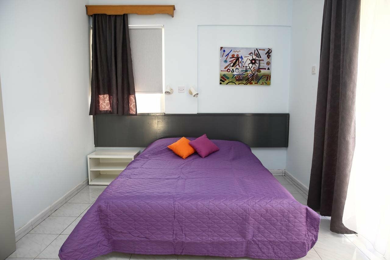 Alora Apartments Larnaca Extérieur photo